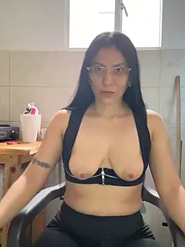 Chatroom XXX en direct de samanta_big_ass_