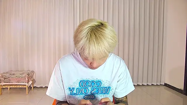 Chocolates-001 Live XXX Chat