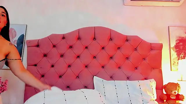 ThyaraJhons' Webcam Show