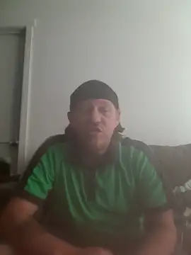 Pokazy przed kamerką – yourMasterisBored