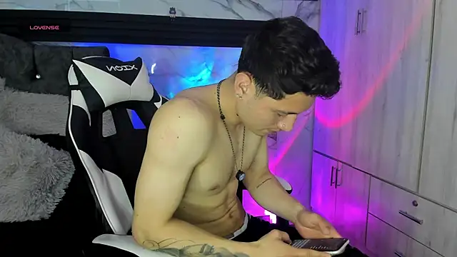 ThiagoFerrero_Hotn Webbikameraesitys