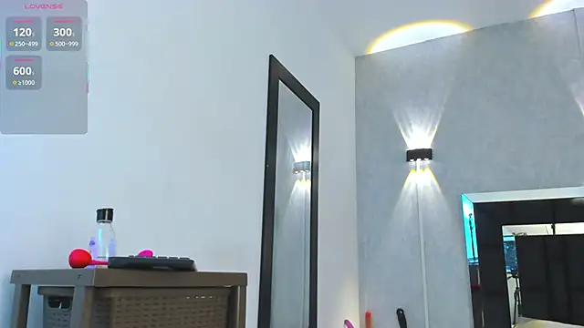 Show modela elian_7 na web-kameri