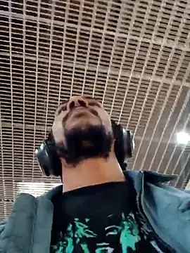 Chatroom XXX en direct de Mikaaa97