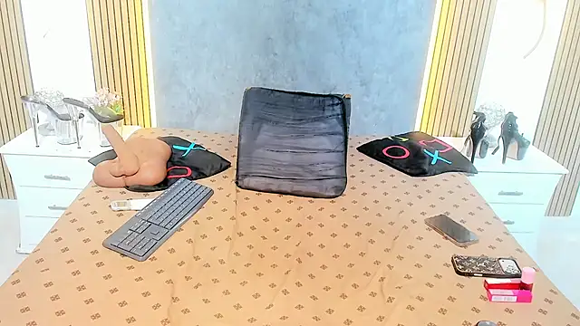 NahomyOwen Adlı Modelin Canlı XXX Sohbeti