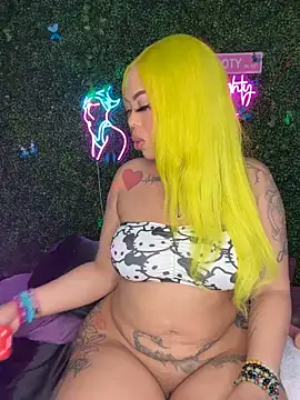 RenaThickAss Adlı Modelin Canlı XXX Sohbeti