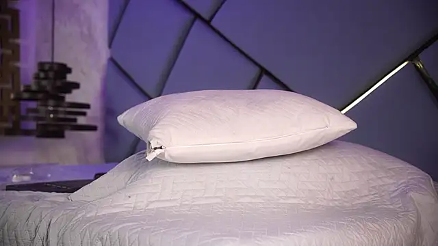 marcela_rojas' Live XXX Chat