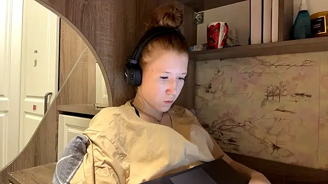 KiraNice1's Live XXX Chat