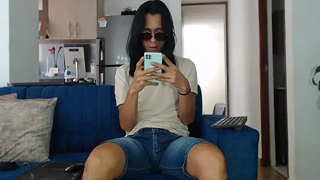 Ferotic_SexAddict: διαδικτυακό σόου στην κάμερα