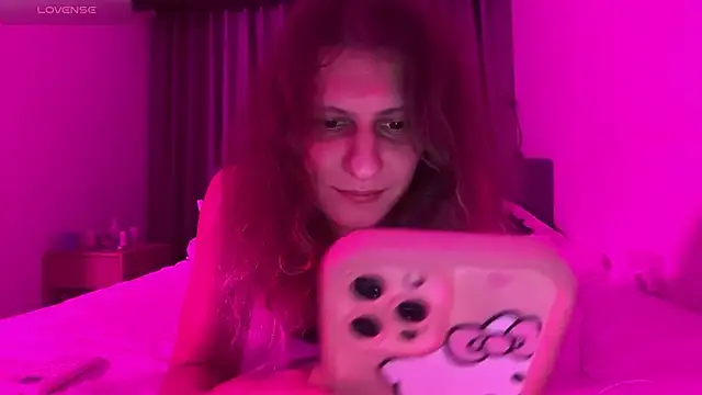 AlicePinkhead 现场XXX聊天