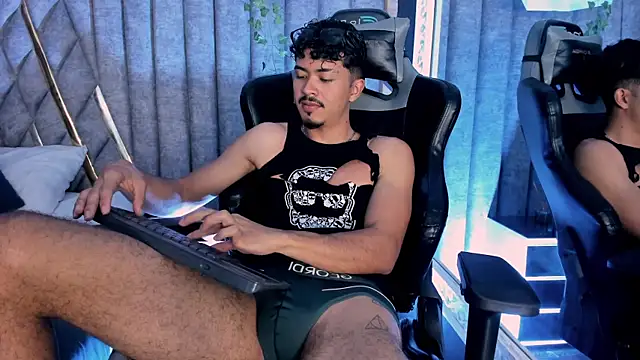 NicolaiKarav Show Webcam