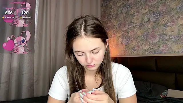 Chat +18 de LoraDavi ao vivo