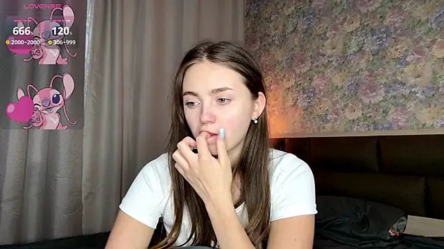 LoraDavi Chat XXX live