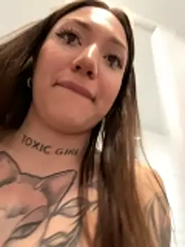 SaintSquirt Adlı Modelin Canlı XXX Sohbeti