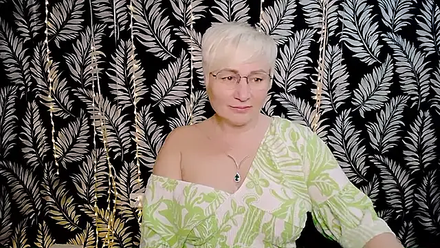 Olivia_playful: онлайн-секс-чат