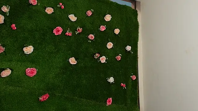 Huge_Titties_'s Live XXX Chat