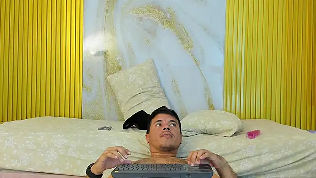 Chat +18 de DeepandCurvy ao vivo