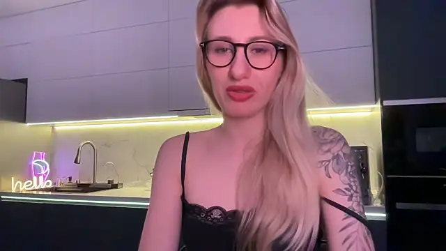 HEY_KITSUNKA's Live XXX Chat