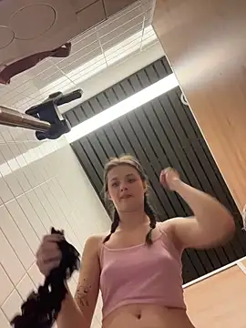 your_babymila Adlı Modelin Canlı XXX Sohbeti