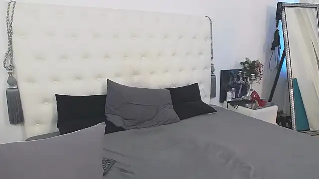 AlinaOnly's Webcam Show