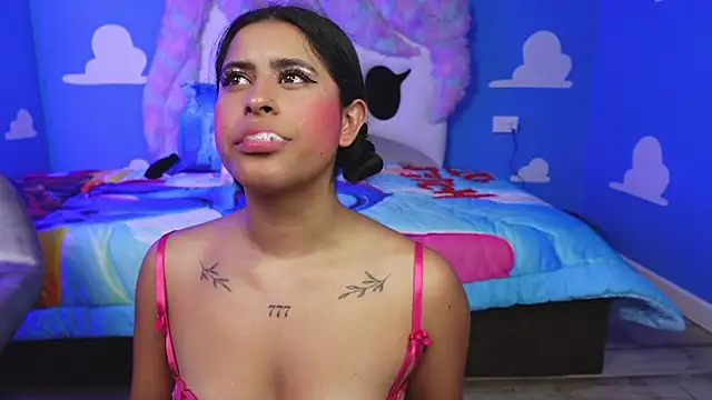 Chat +18 de miss___anya ao vivo