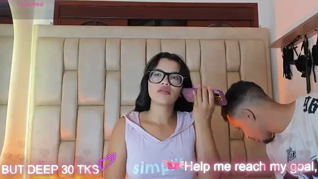 DamianandEva: διαδικτυακό σόου στην κάμερα