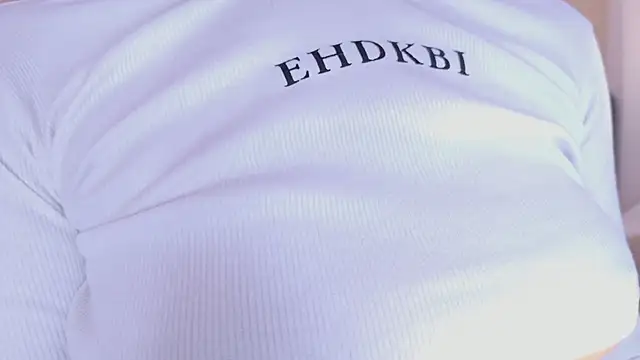 Megaan___ লাইভ XXX চ্যাট