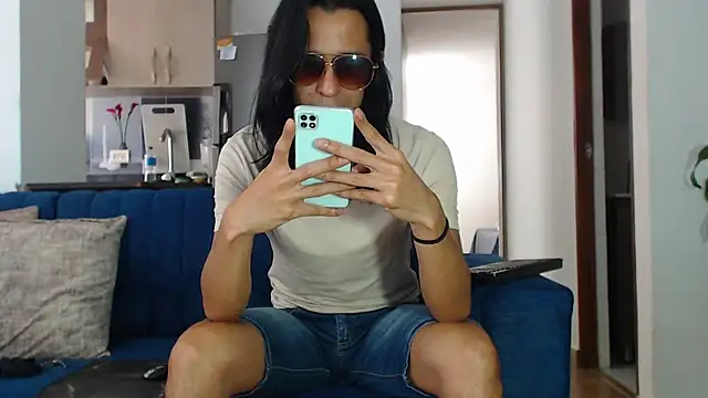 Ferotic_SexAddict Show Webcam