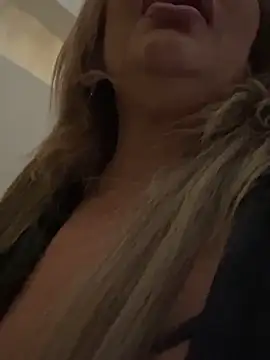 scarlett_sexx69: онлайн-секс-чат