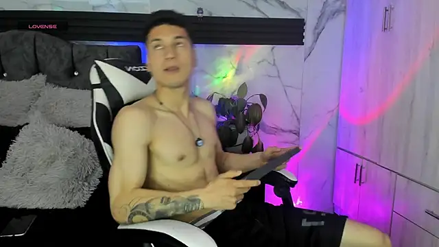 ThiagoFerrero_Hot Webcam show