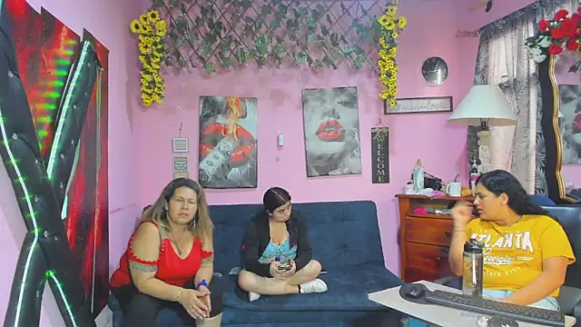 XXX chat uživo modela lesbiancuple