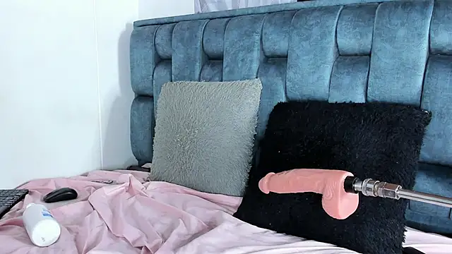 Emma_Evelyn live XXX chat