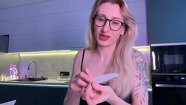 HEY_KITSUNKA live XXX chat