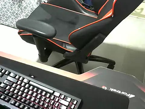 mansquirter's Webcam Show