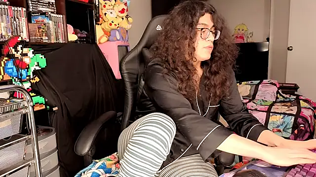 ShinyCherub Show in webcam