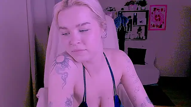 Hot_BlondaのライブXXXチャット