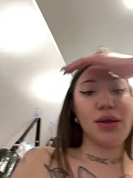 Chat XXX en directo de SaintSquirt