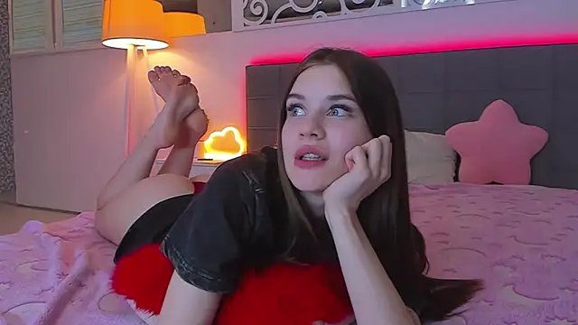 LuisaClover live XXX chat