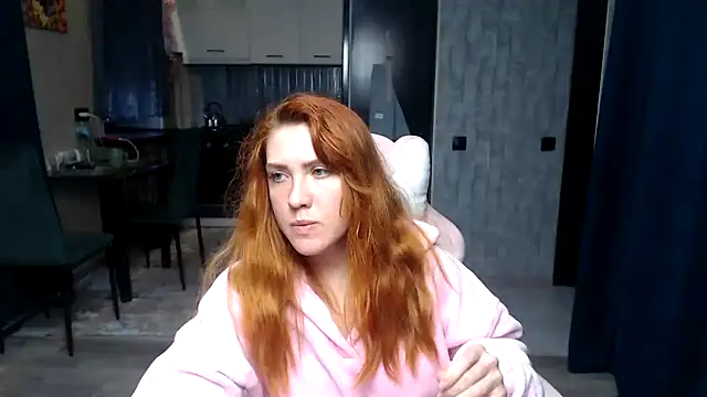 Reginasmilee Chat XXX in diretta