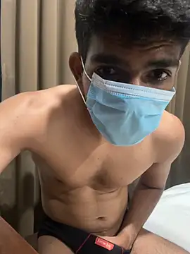 BadBoyTom78 网络视讯表演