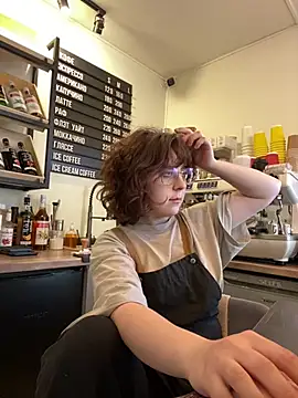 cinnabon_ Adlı Modelin Canlı XXX Sohbeti