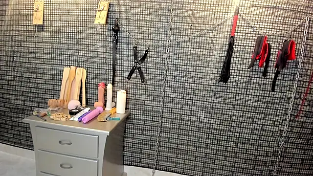 دردشة hillary_bigbutt الجنسية المباشرة