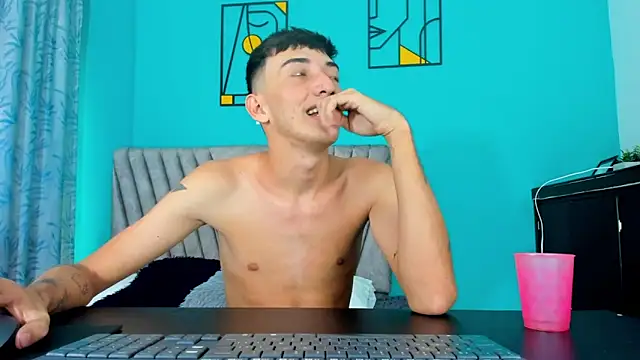 XXX chat uživo modela Maikol_Ortiz