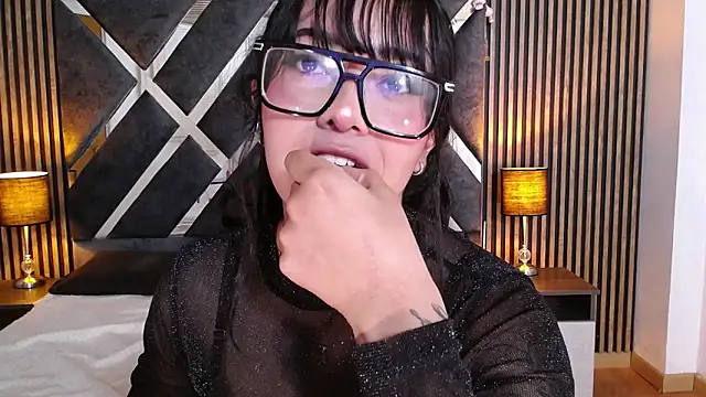 Chat +18 de Amy_channel ao vivo