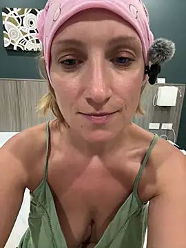 UmaTruewoman Chat XXX in diretta