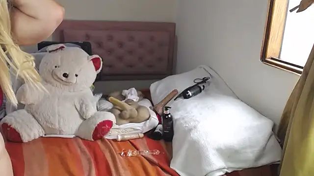 Chat +18 de lucy_belle_bm ao vivo