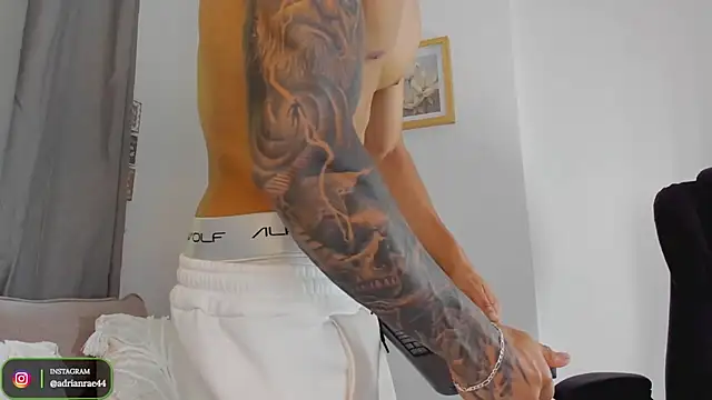 Mr_adrian Show in webcam