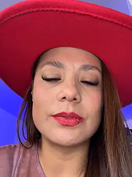 XXX chat uživo modela Pretty__Milf