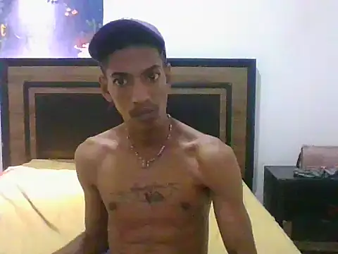 XXX chat uživo modela AlbertBigCock