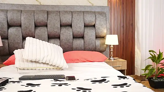 Chloe_Harriss' Live XXX Chat