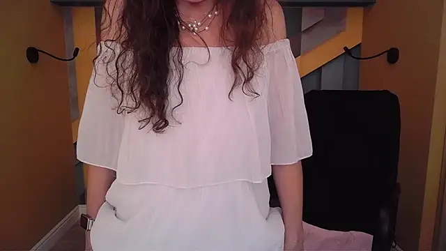 EllaLong's Live XXX Chat